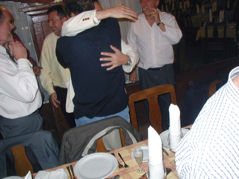 Saludando